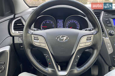 Позашляховик / Кросовер Hyundai Santa FE 2014 в 