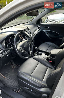 Внедорожник / Кроссовер Hyundai Santa FE 2015 в 