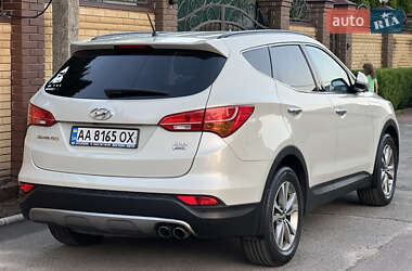 Внедорожник / Кроссовер Hyundai Santa FE 2015 в 