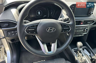 Позашляховик / Кросовер Hyundai Santa FE 2019 в 