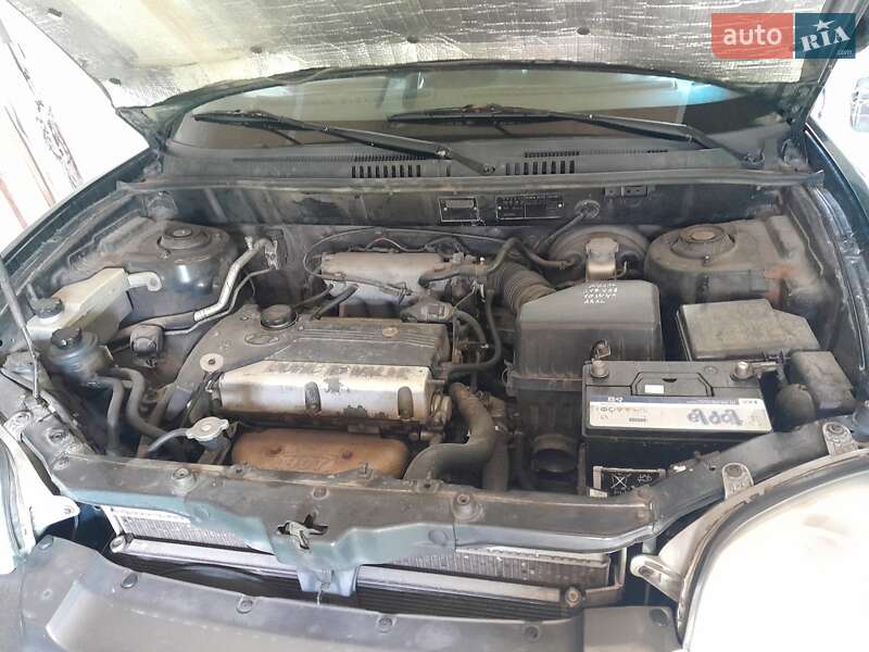 Позашляховик / Кросовер Hyundai Santa FE 2001 в Брошневі-Облозі