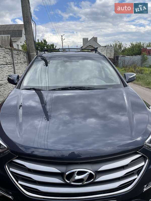 Внедорожник / Кроссовер Hyundai Santa FE 2017 в Киеве