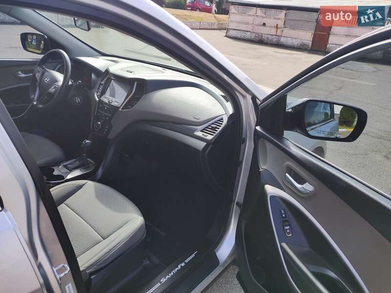 Позашляховик / Кросовер Hyundai Santa FE 2015 в Ірпені