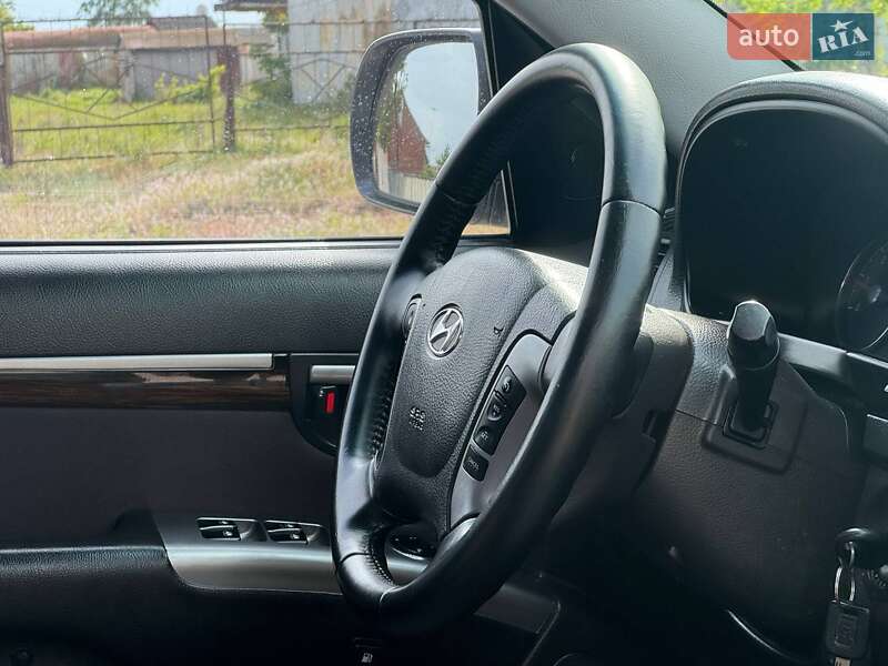 Позашляховик / Кросовер Hyundai Santa FE 2012 в Охтирці