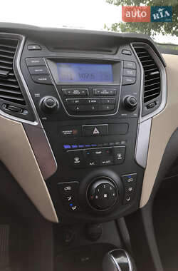 Позашляховик / Кросовер Hyundai Santa FE 2012 в 