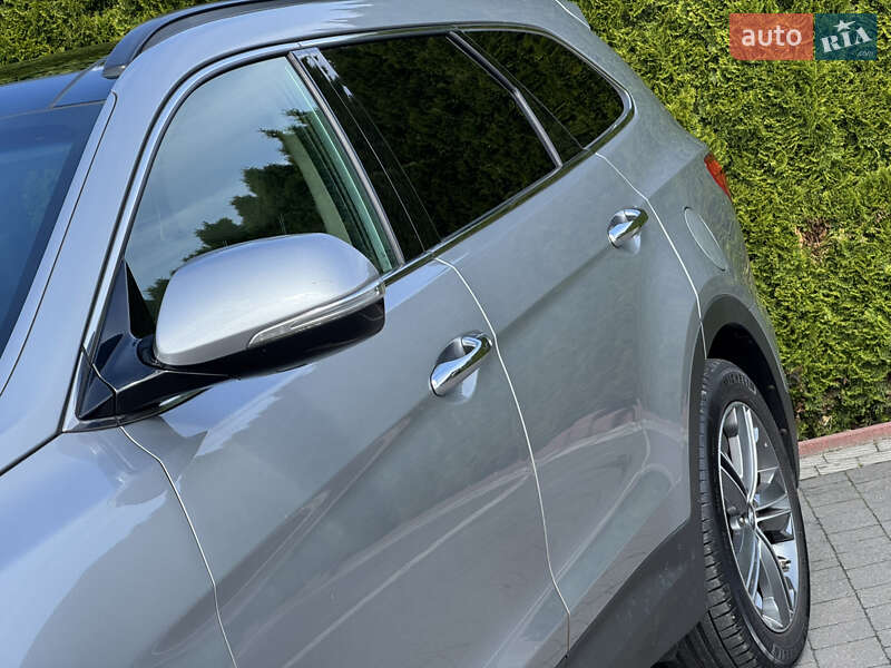 Внедорожник / Кроссовер Hyundai Santa FE 2015 в Стрые