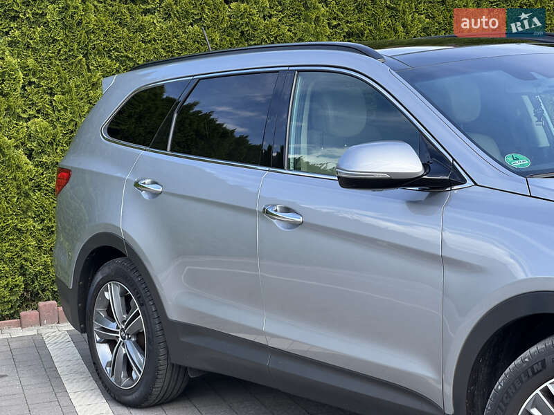 Внедорожник / Кроссовер Hyundai Santa FE 2015 в Стрые