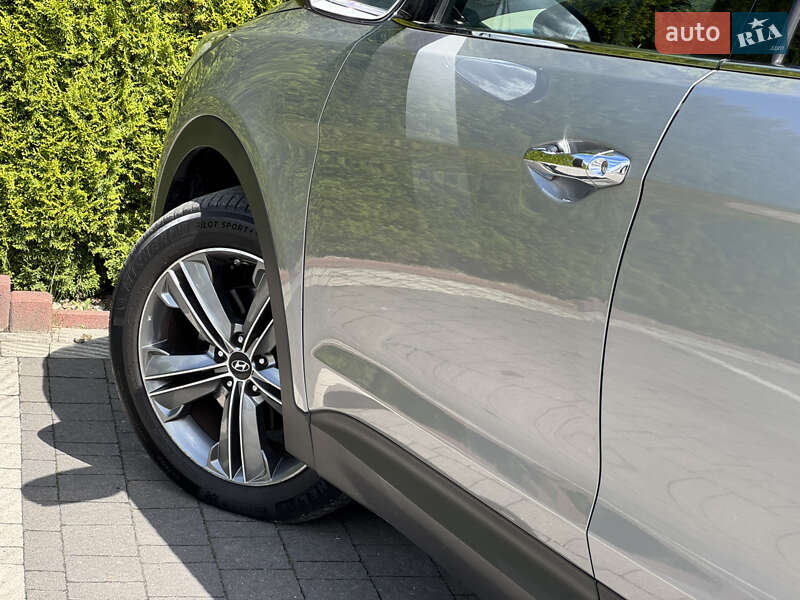 Внедорожник / Кроссовер Hyundai Santa FE 2015 в Стрые