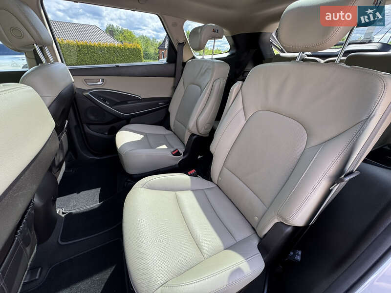 Внедорожник / Кроссовер Hyundai Santa FE 2015 в Стрые