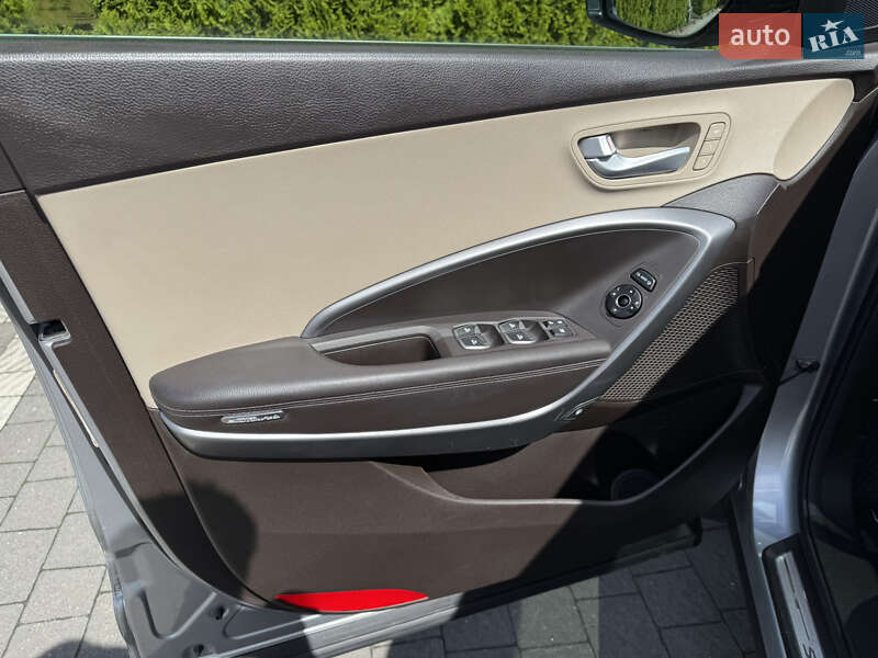 Внедорожник / Кроссовер Hyundai Santa FE 2015 в Стрые