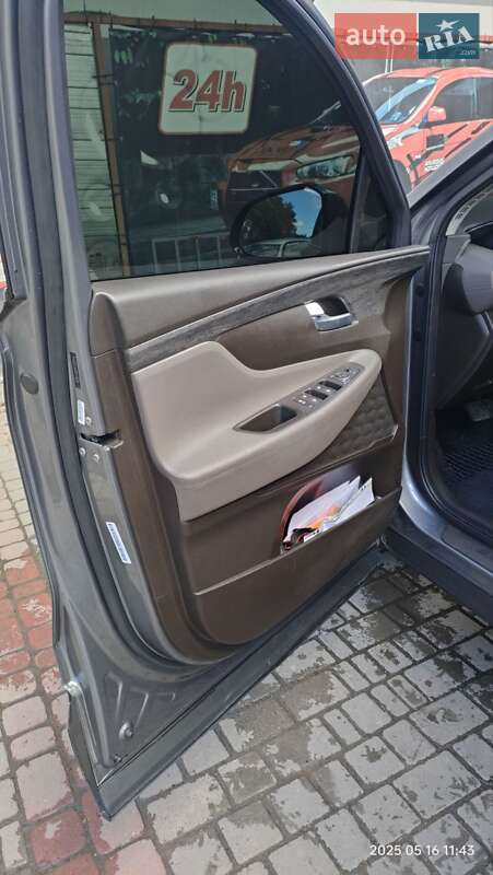 Позашляховик / Кросовер Hyundai Santa FE 2019 в Івано-Франківську