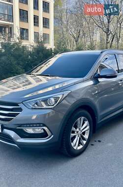 Позашляховик / Кросовер Hyundai Santa FE 2017 в 