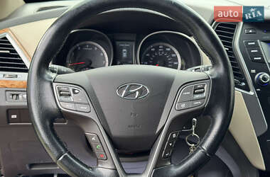 Внедорожник / Кроссовер Hyundai Santa FE 2015 в 