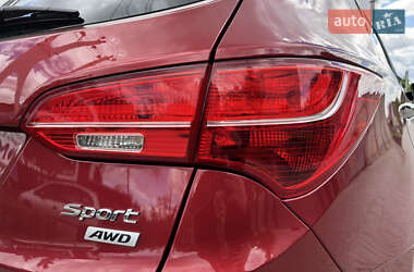 Внедорожник / Кроссовер Hyundai Santa FE 2015 в 