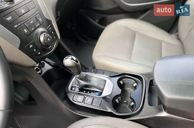 Внедорожник / Кроссовер Hyundai Santa FE 2014 в 