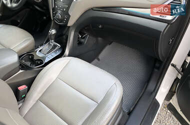 Внедорожник / Кроссовер Hyundai Santa FE 2014 в 
