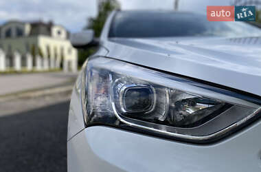 Внедорожник / Кроссовер Hyundai Santa FE 2014 в 
