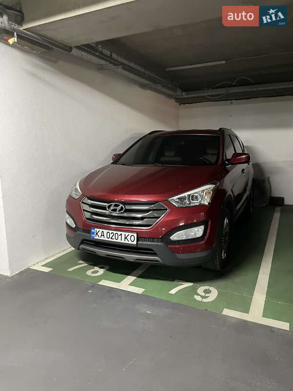Внедорожник / Кроссовер Hyundai Santa FE 2014 в Вишневом