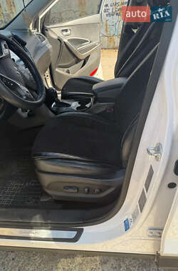 Позашляховик / Кросовер Hyundai Santa FE 2012 в 
