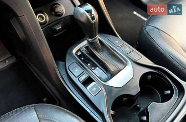 Внедорожник / Кроссовер Hyundai Santa FE 2013 в 