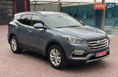 Внедорожник / Кроссовер Hyundai Santa FE 2017 в 