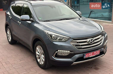 Внедорожник / Кроссовер Hyundai Santa FE 2017 в 