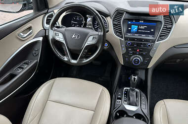 Внедорожник / Кроссовер Hyundai Santa FE 2017 в 