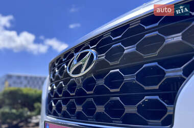 Позашляховик / Кросовер Hyundai Santa FE 2019 в 