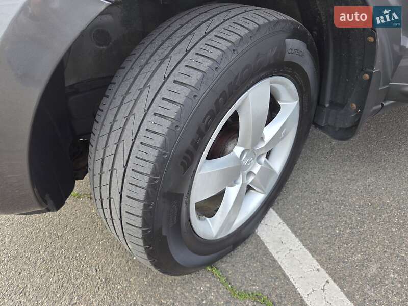 Внедорожник / Кроссовер Hyundai Santa FE 2008 в Киеве