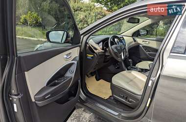 Позашляховик / Кросовер Hyundai Santa FE 2013 в 