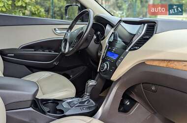 Позашляховик / Кросовер Hyundai Santa FE 2013 в 