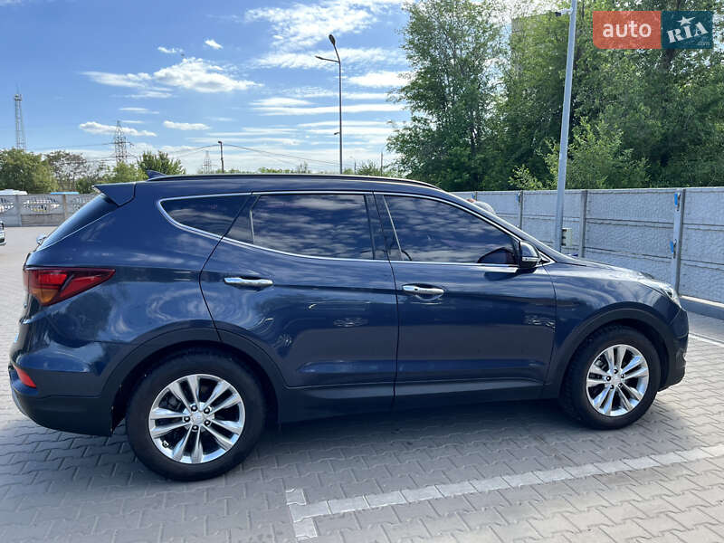 Позашляховик / Кросовер Hyundai Santa FE 2015 в Кривому Розі
