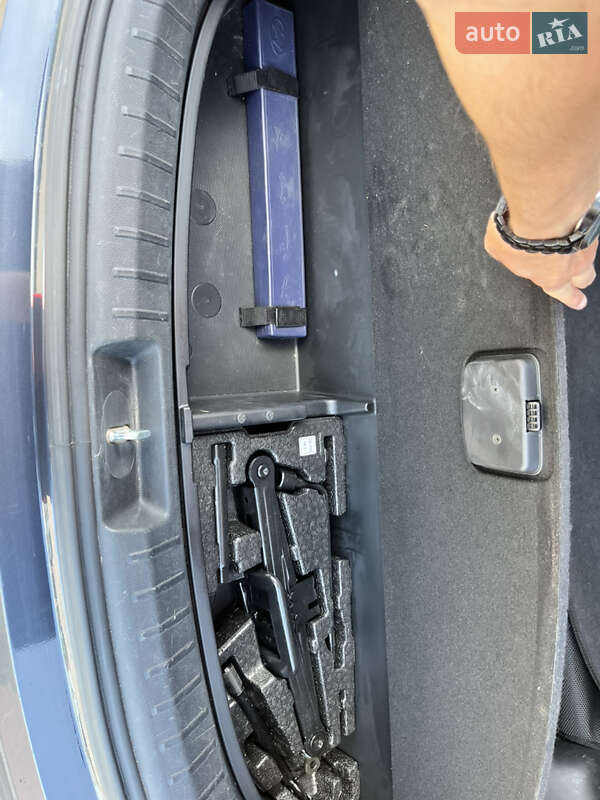 Позашляховик / Кросовер Hyundai Santa FE 2015 в Кривому Розі