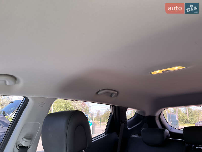 Позашляховик / Кросовер Hyundai Santa FE 2015 в Кривому Розі