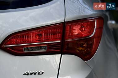 Позашляховик / Кросовер Hyundai Santa FE 2013 в 