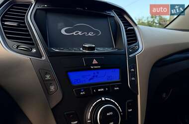 Позашляховик / Кросовер Hyundai Santa FE 2013 в 