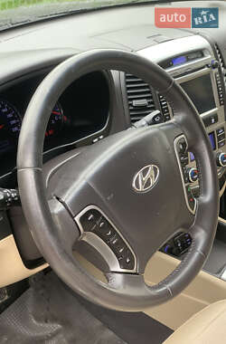 Позашляховик / Кросовер Hyundai Santa FE 2010 в 