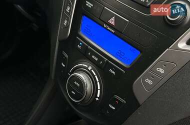 Позашляховик / Кросовер Hyundai Santa FE 2013 в 