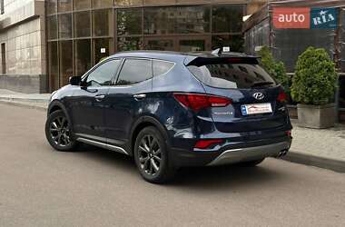 Внедорожник / Кроссовер Hyundai Santa FE 2016 в 