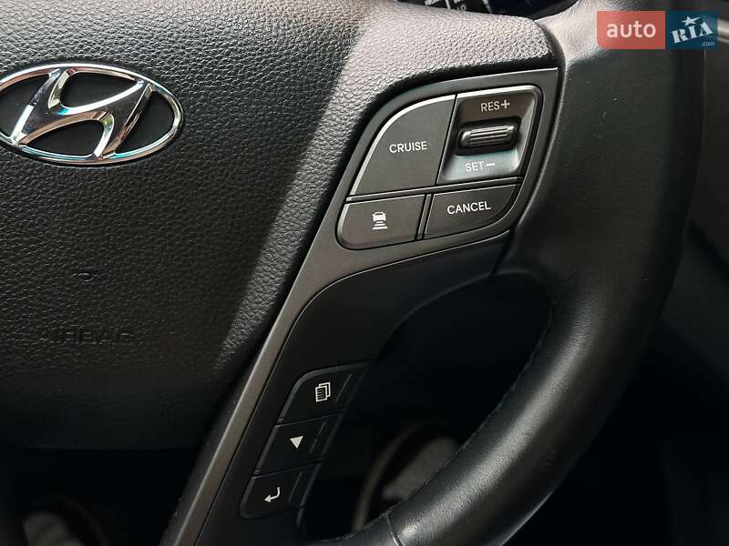 Позашляховик / Кросовер Hyundai Santa FE 2016 в Одесі