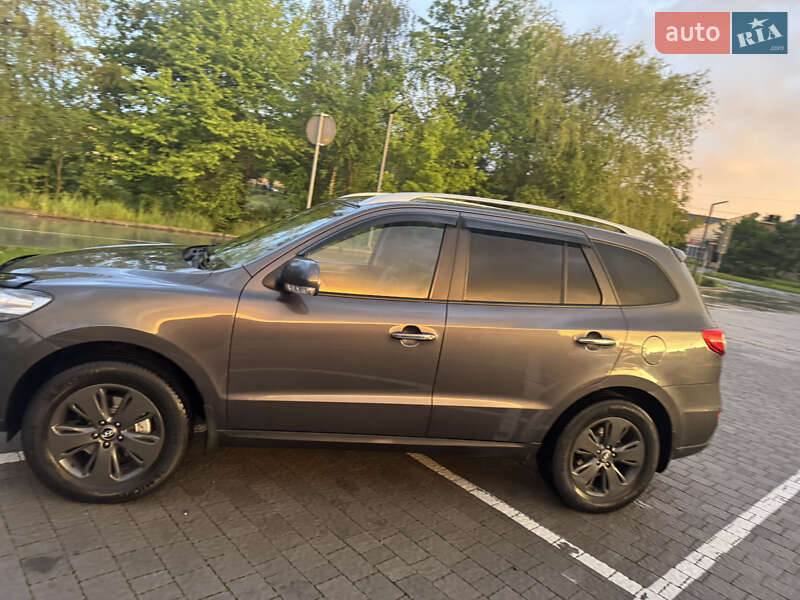Позашляховик / Кросовер Hyundai Santa FE 2010 в Трускавці