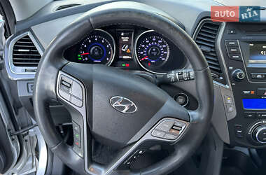 Внедорожник / Кроссовер Hyundai Santa FE 2013 в 