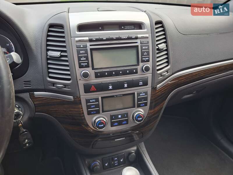 Внедорожник / Кроссовер Hyundai Santa FE 2012 в Киеве