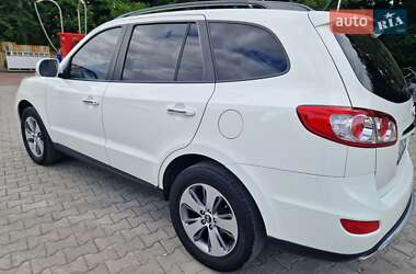 Позашляховик / Кросовер Hyundai Santa FE 2011 в 