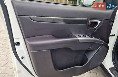 Позашляховик / Кросовер Hyundai Santa FE 2011 в 