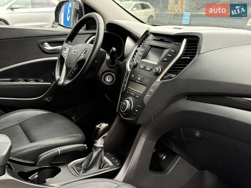Позашляховик / Кросовер Hyundai Santa FE 2014 в Рівному