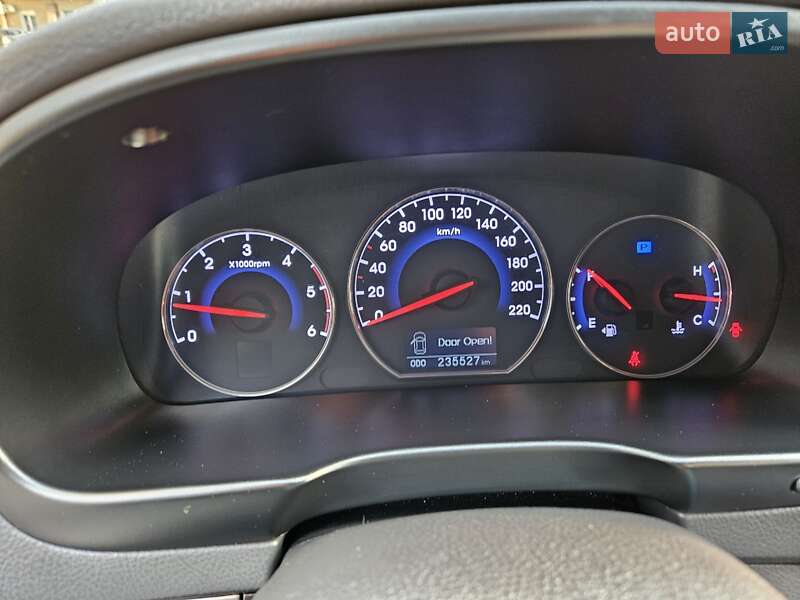 Позашляховик / Кросовер Hyundai Santa FE 2012 в Чернігові