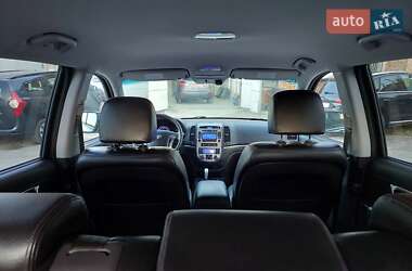Позашляховик / Кросовер Hyundai Santa FE 2011 в 