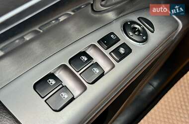 Внедорожник / Кроссовер Hyundai Santa FE 2011 в 