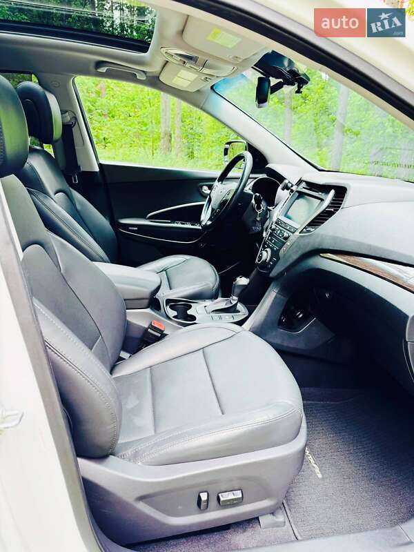 Позашляховик / Кросовер Hyundai Santa FE 2016 в Києві